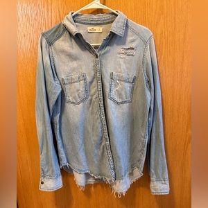 Women’s Hollister Ripped Jean Jacket! Size: Small - Color: Light Wash